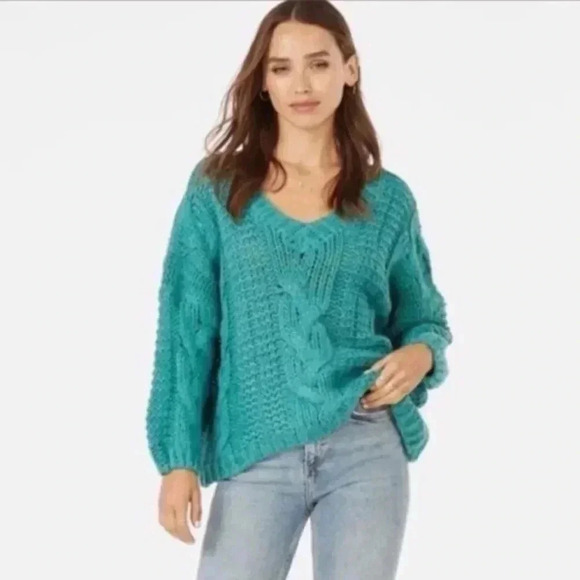 Oversized Vneck Sweater​ - Picture 1 of 7